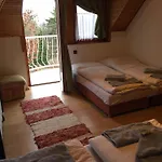 Kaptalan Vendeghaz 3* Balatonalmádi