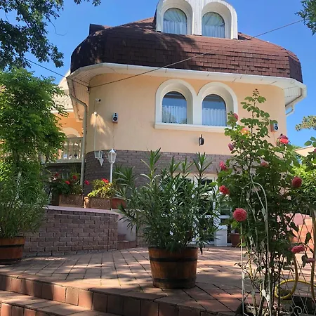Bed & Breakfast Kaptalan Vendeghaz Balatonalmadi