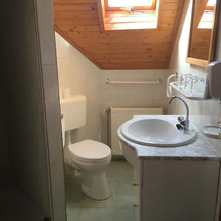 Bed & Breakfast Kaptalan Vendeghaz Balatonalmadi