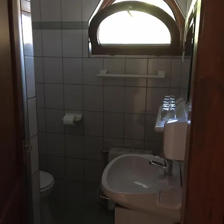 Bed & Breakfast Kaptalan Vendeghaz Balatonalmadi