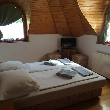 Kaptalan Vendeghaz Bed & Breakfast Balatonalmadi