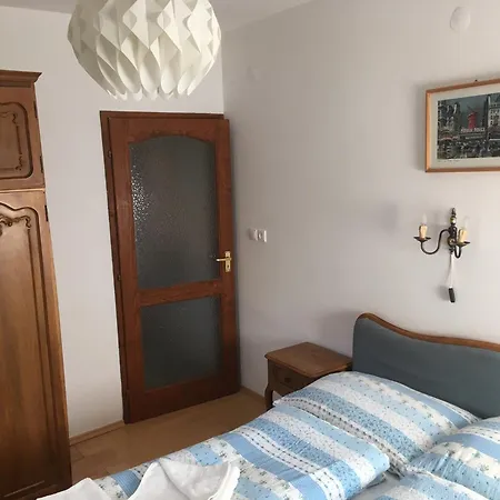 Kaptalan Vendeghaz Bed & Breakfast 3*