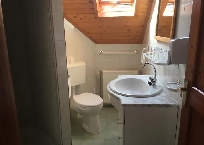 לינה וארוחת בוקר Kaptalan Vendeghaz Balatonalmádi