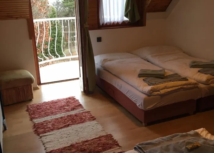 Kaptalan Vendeghaz 3* Balatonalmádi