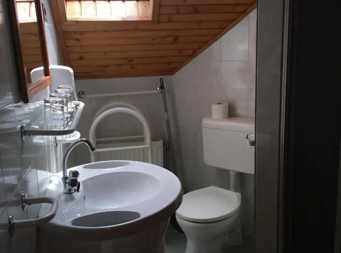 Kaptalan Vendeghaz לינה וארוחת בוקר 3*